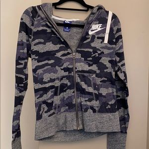 Nike camo sweatshirt